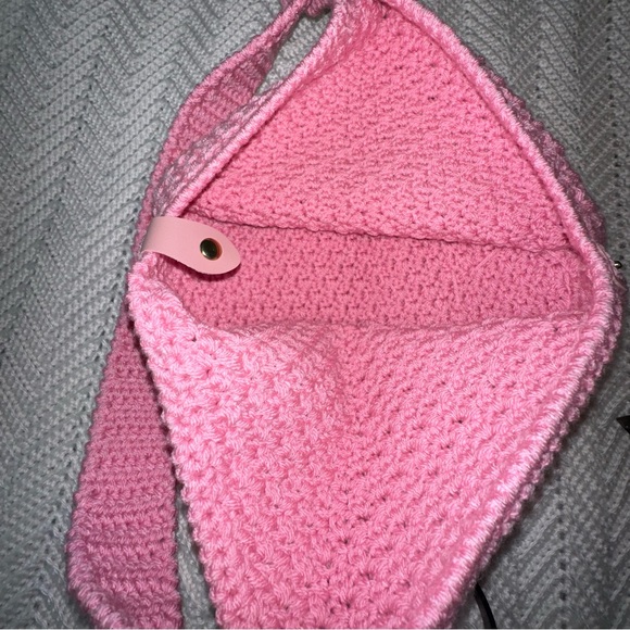 Handmade Pink Crochet Shoulder Bag with Faux Leather Snap Closure - Picture 6 of 6